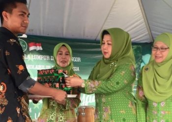 Muslimat NU Kuala Lumpur mengenalkan Parfume Annisa