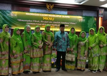 Ketua Umum PBNU Membuka MKNU Muslimat NU II di Surabaya
