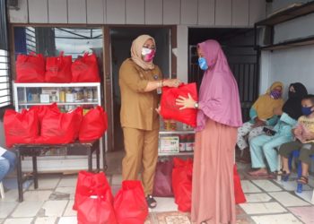 Muslimat NU Bolaang Mongondow Salurkan Ratusan Paket Sembako Dari Dinas Sosial Sulawesi Utara
