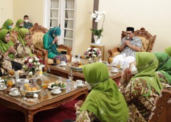 Gus Yasin Terima Pengurus Cabang (PC) Muslimat NU Lasem