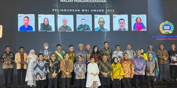Ketua PCI Muslimat NU Malaysia Raih Hassan Wirajuda Perlindungan WNI Award