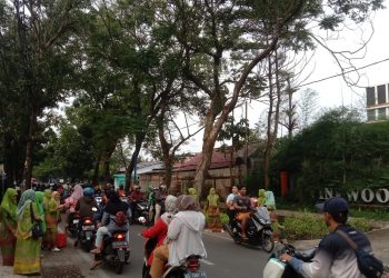 PAC Muslimat NU Jagakarsa Melaksanakan Pembagian Takjil Sebagai Syiar Berkah Ramadhan