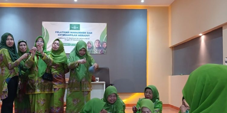 Merajut,meningkatkan ketahanan ekonomi keluarga warga Muslimat NU