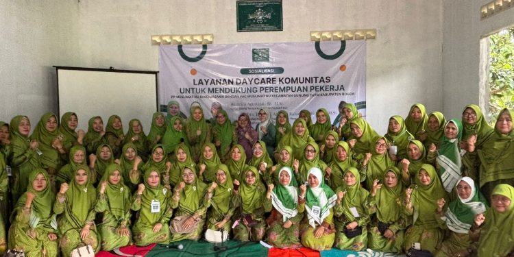 Sosialisasi layanan pengasuhan dan perawatan di komunitas untuk tingkatkan pendapatan dengan meningkatkan perlindungan anak, TPAK dan karir perempuan.